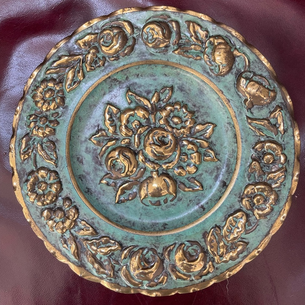 Vintage/Antique Decorative Plates
